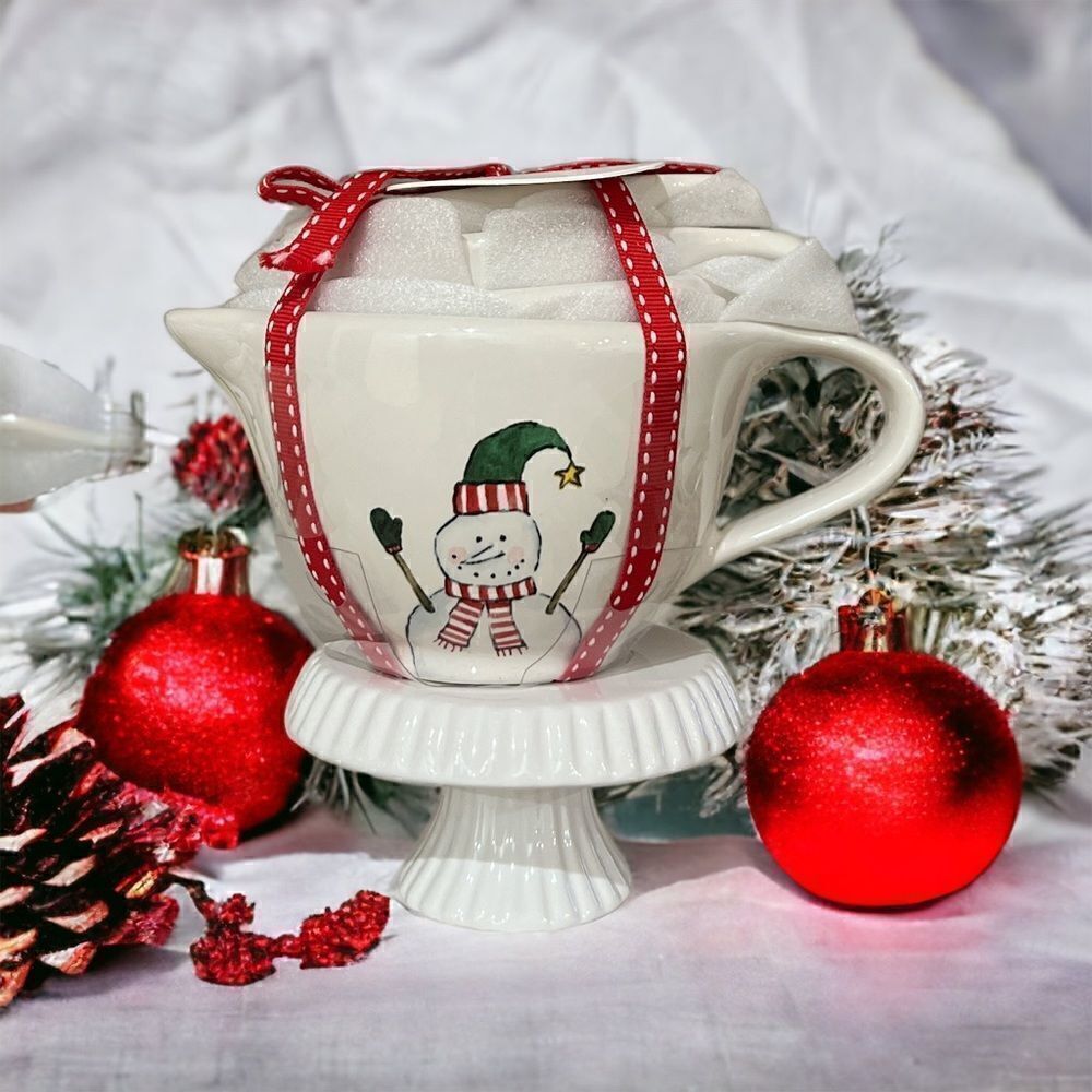 BNWT Rae Dunn Snowman Measuring Cup